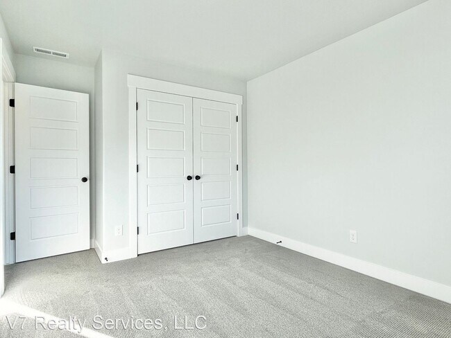 Building Photo - 3 br, 2.5 bath House - 4306 W. Silver Peak...