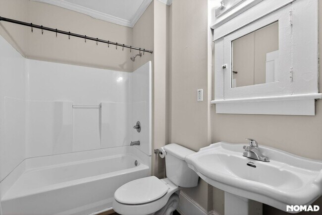 Building Photo - Charming 4BR House in Greensboro