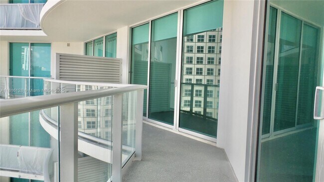 Building Photo - 300 S Biscayne Blvd