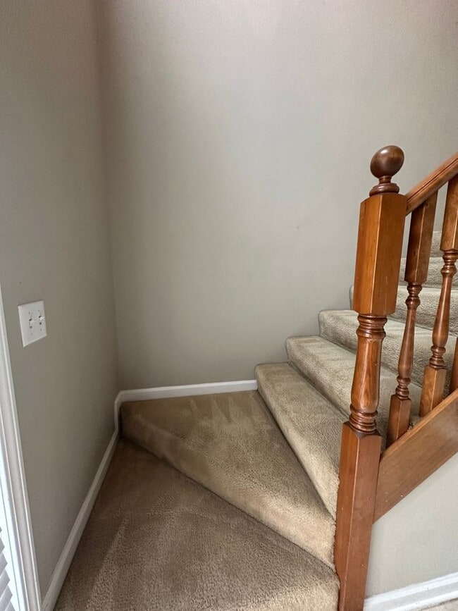 Building Photo - 206 Foxchase Ln