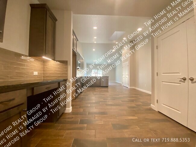 Building Photo - 520 Brecken Ct