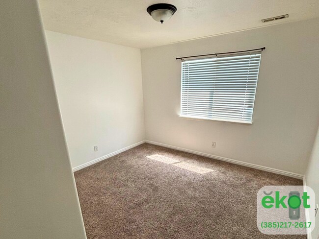 Building Photo - 8176 N Cedar Springs Rd