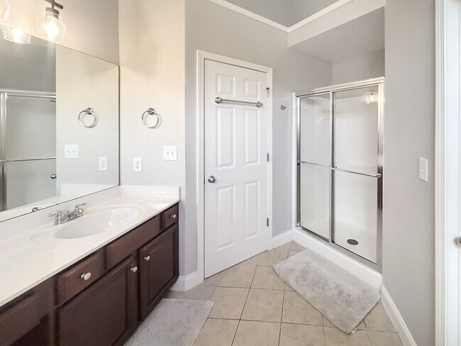 Building Photo - Stunning 5-Bedroom Executive Home in Kennesaw’s Preserve Falcon Hills!