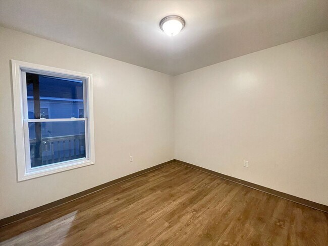 Building Photo - 461 Beech St