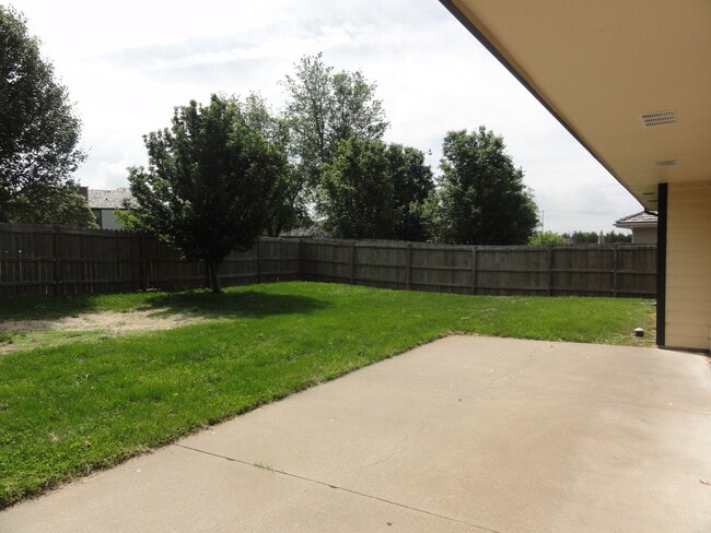 Building Photo - Beautiful Single Family Home, Great Location