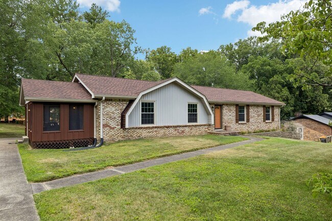 Building Photo - Pet Friendly Four Bedroom with Basement!