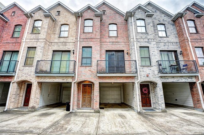 Primary Photo - 202 McGowen St