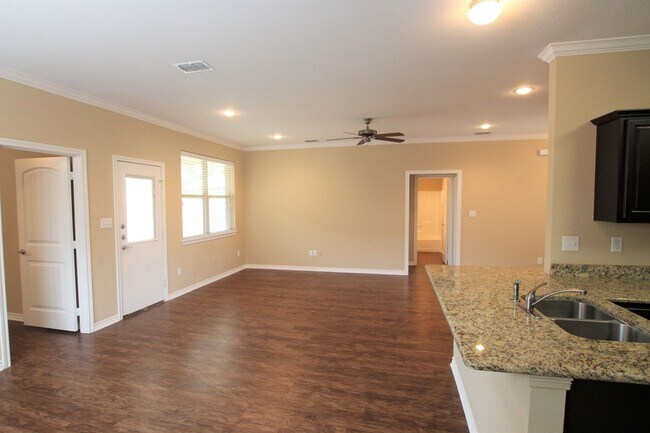 Building Photo - Coming Soon! Gorgeous 3 Bedroom Home in Th...
