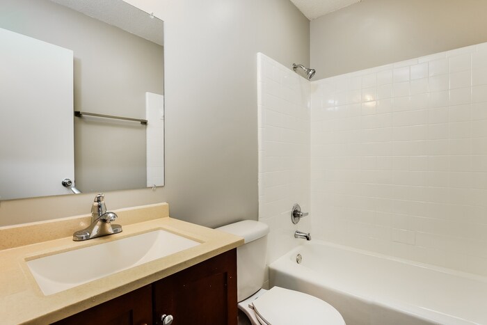 Building Photo - 102 Bluebell Ave