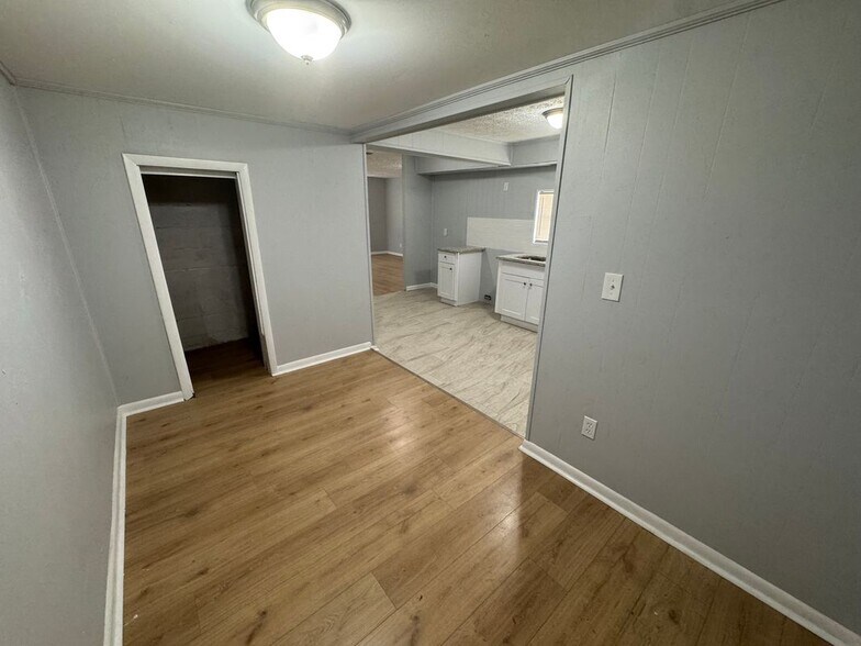 Building Photo - 3828 Rosetree Dr