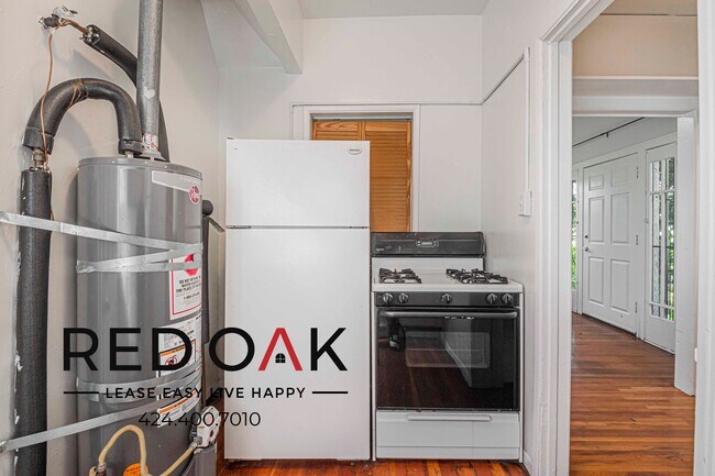 Building Photo - 806 Lucile Ave