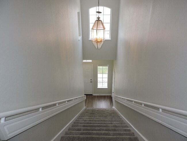 Building Photo - 2/2 Townhome Located in Carriage Homes At ...