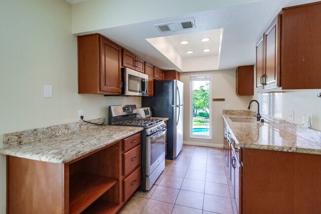 Building Photo - Modern Comfort and Scenic Views in San Carlos