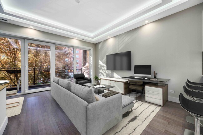 Building Photo - 1446 W Chestnut St