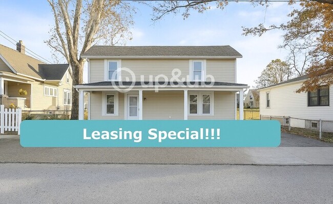 Primary Photo - Fantastic 3bd/1ba home! Let yourself in!