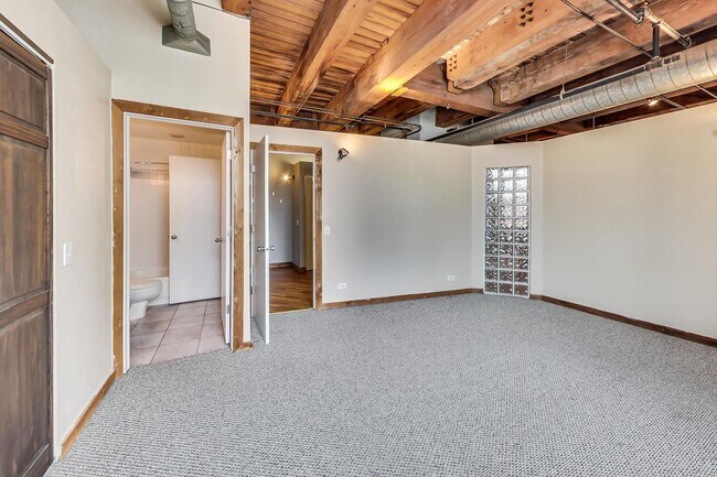 Building Photo - 732 S Financial Pl