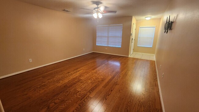 Building Photo - 372 Carina Cir