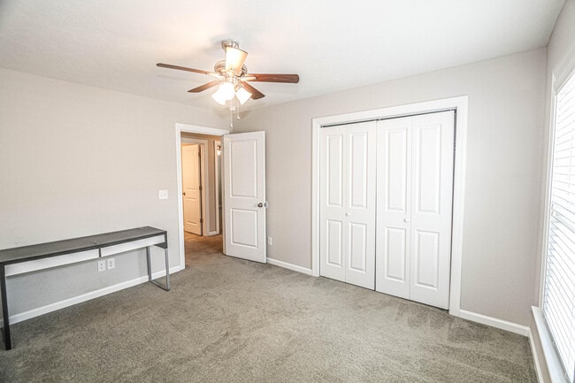Building Photo - 987 Glenhaven Dr