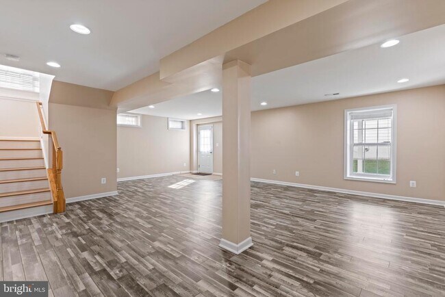 Building Photo - 2460 Five Fathom Cir