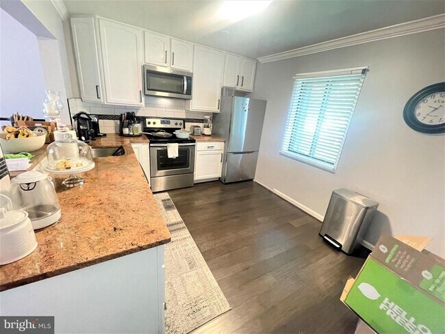 Building Photo - 9437 Hickory View Pl