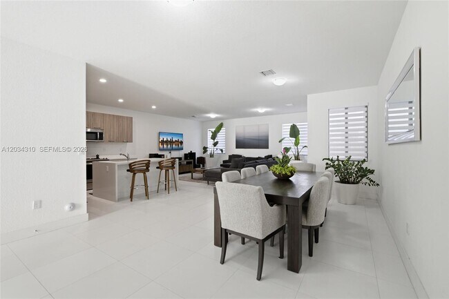 Building Photo - 13630 SW 158th Ave