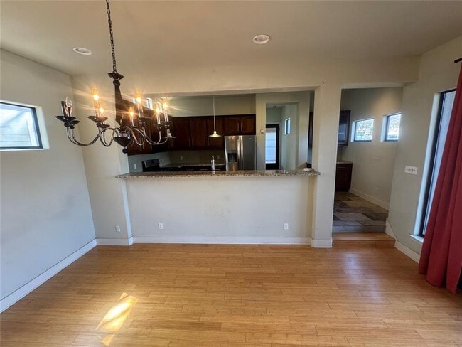 Building Photo - 1814 Maple Ave