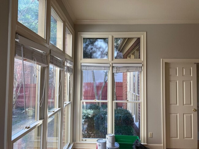 Building Photo - Great Location, close to Everything Harbor Town. Overlooks pond Beautiful view!  Pets allowed wit...