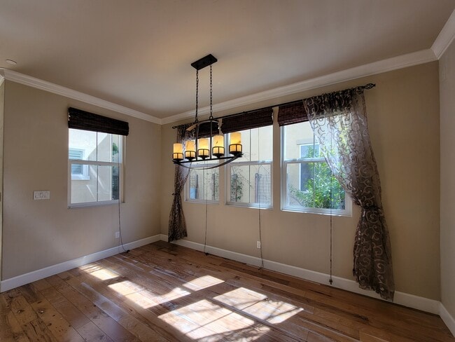 Building Photo - 1609 Bonanza Ln