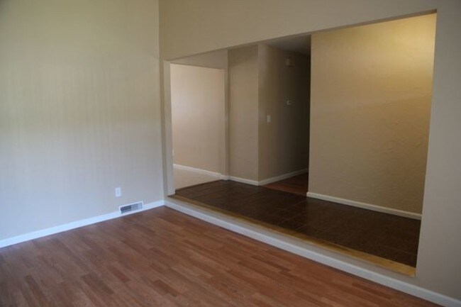 Building Photo - 2308 Wildwood Ct