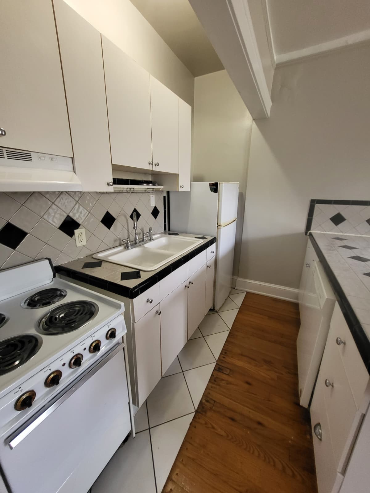 Building Photo - 1308 Willow Branch Ave