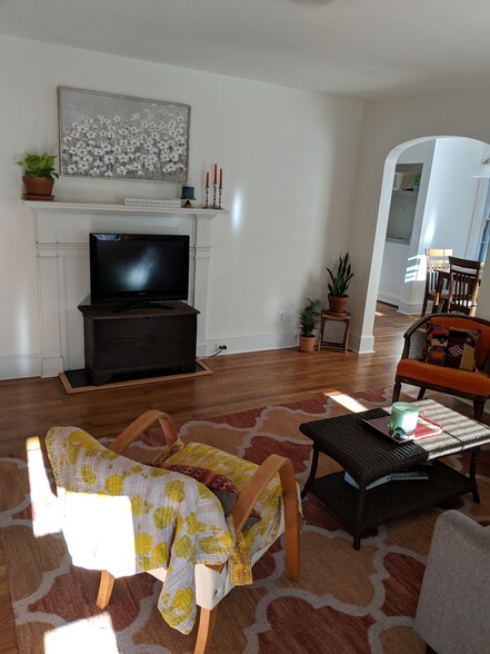 Living room alternate view. - 1111 Watauga St