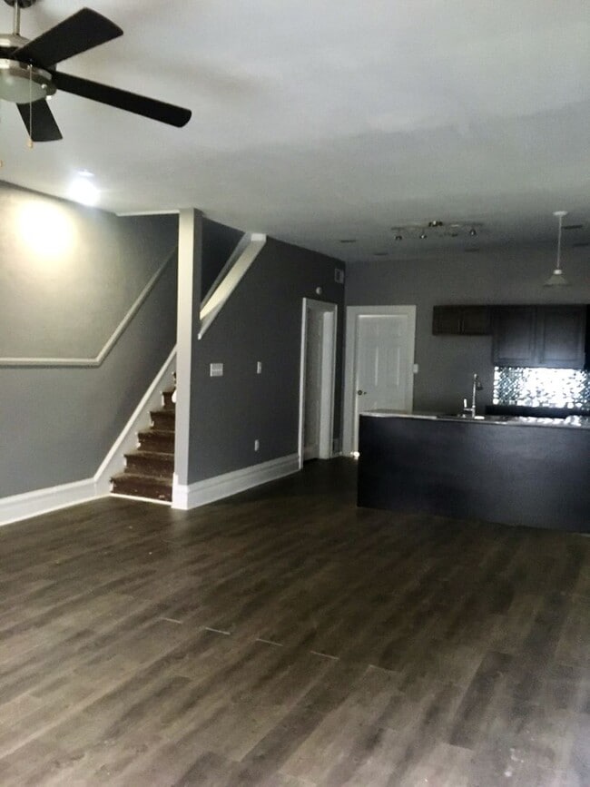 Building Photo - *** Mt. Washington * Renovated 4 Bedroom Home * Spacious & Stylish * One Block to Grandview * Pet...