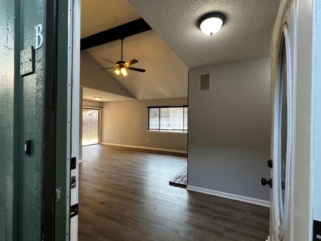 Building Photo - 7506 Chelsea Moor