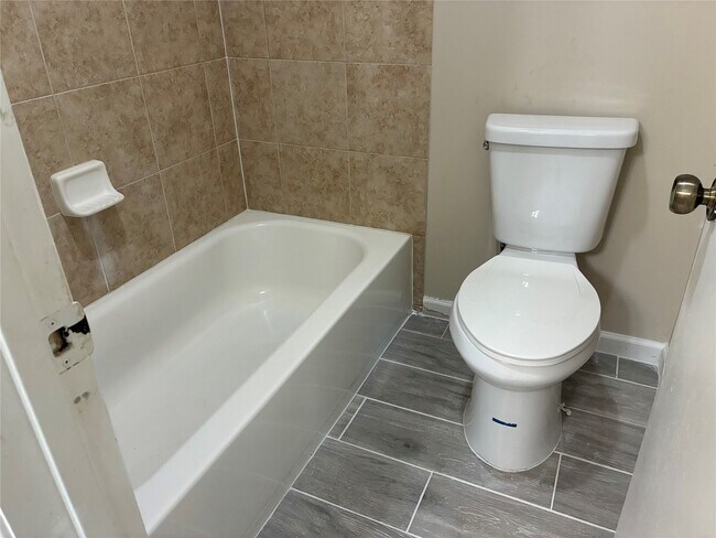 Building Photo - 11917 Bob White Dr