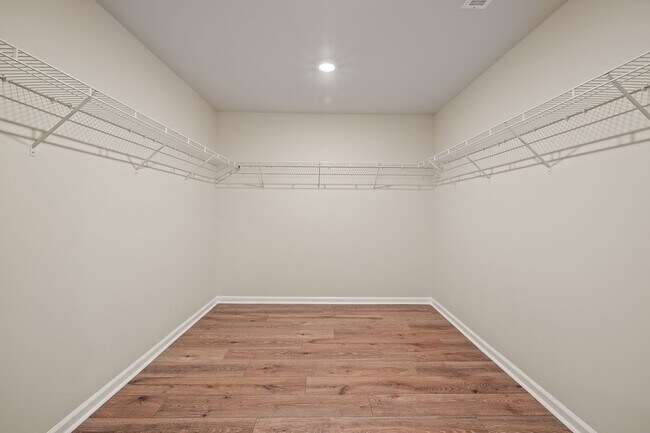 Building Photo - Stunning New Home in Enclave section Chateau