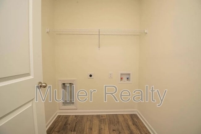 Building Photo - 7452 Game Bird St