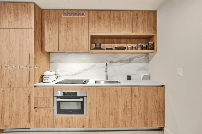 Building Photo - 11 NE 6th St