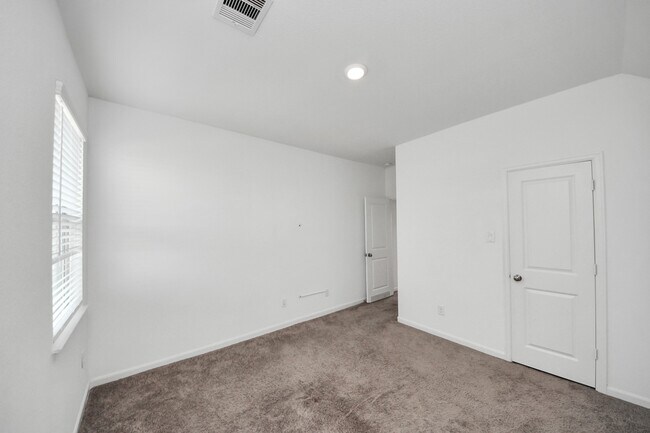 Building Photo - 3007 Velda May Dr