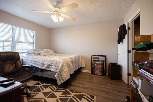 Building Photo - 2165 S Milledge Ave