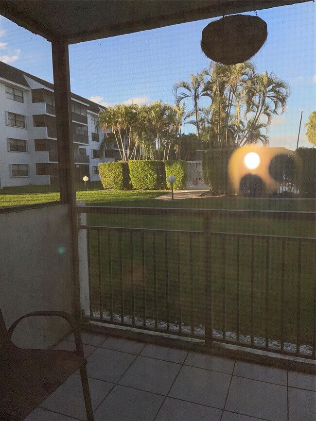 Building Photo - 16051 Blatt Blvd