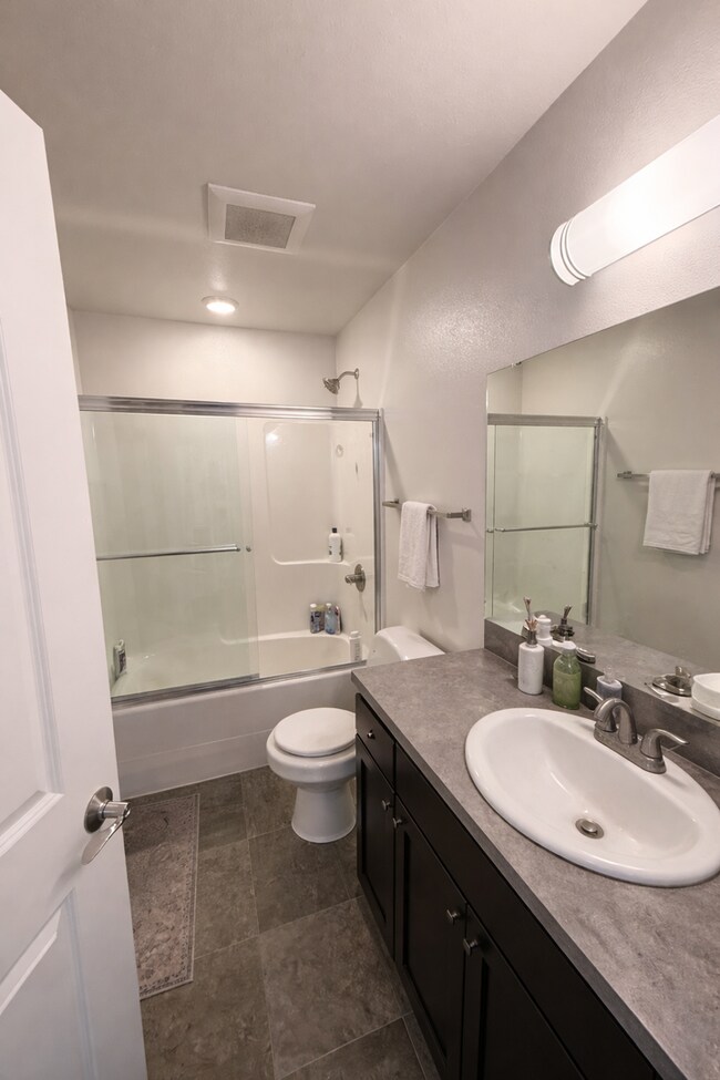 Building Photo - 1217/1219 Billy Frank Jr St