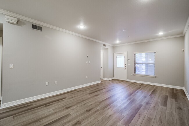 Building Photo - 3501 Chenevert St