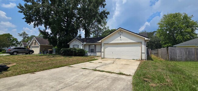 Building Photo - Pet Friendly and No HOA Rental Home & Vouc...