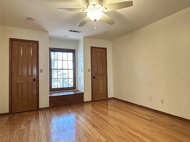 Building Photo - 3164 Katherine Ave