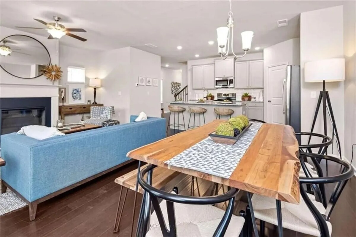 Building Photo - 3369 The Way Pl