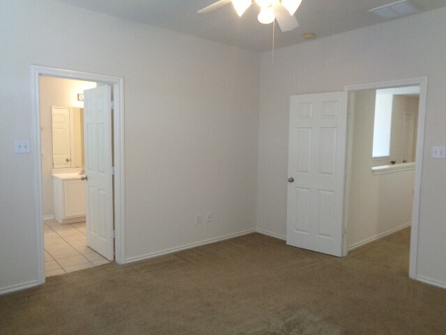 Building Photo - 17147 Oakwood Chase Dr