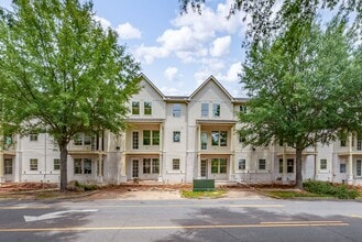 Building Photo - $1600 per bedroom - Available August 2026 – 5BR/5.5BA Luxury Townhome Near UA & Bryant Denny Stadium
