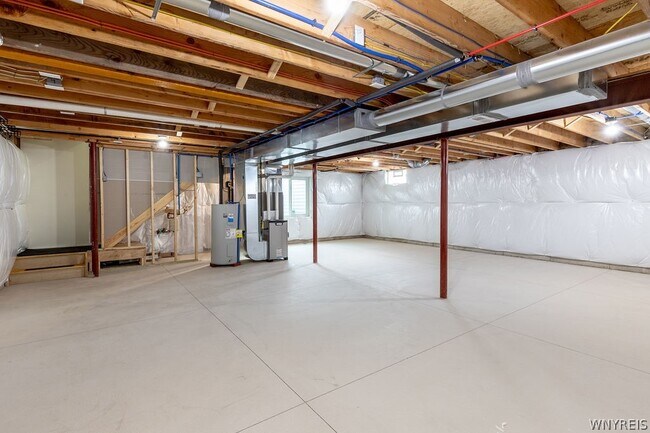 Building Photo - 4017 W River Pkwy
