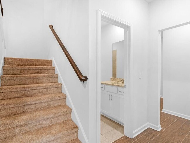 Building Photo - 223 Monarch Village Way