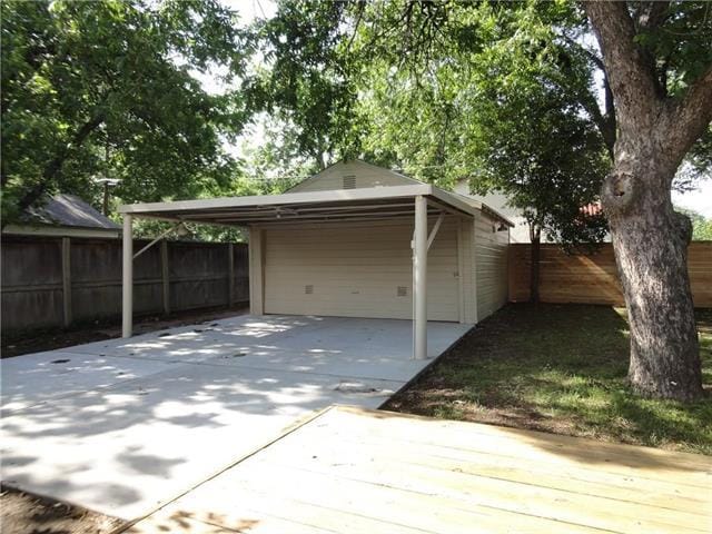 Building Photo - 6259 Kenwood Ave